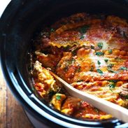 Super Easy Skinny Veggie Crockpot Lasagna - a handful of simple ingredients for a healthy family dinner. | https://vital-slimming.today