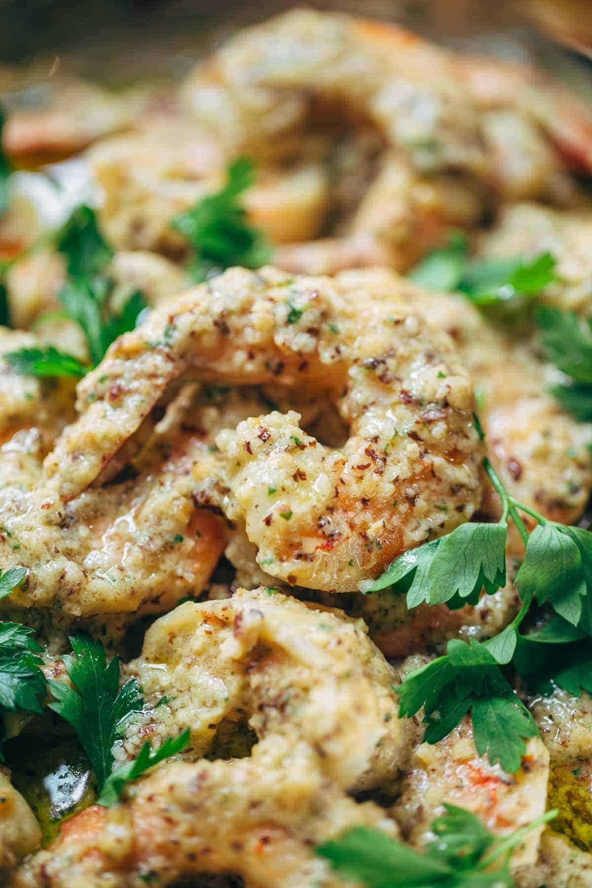 Spanish Shrimp with Garlic Bread Sauce - made with just 7 familiar, easy to find ingredients and fancy enough for company! | pinchofyum.com Spanish Shrimp with Garlic Bread Sauce - made with just 7 familiar, easy to find ingredients and fancy enough for company! | pinchofyum.com